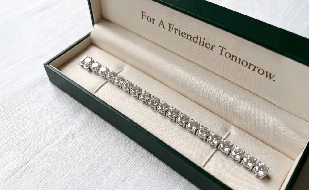 Friendly Diamonds bracelet packaging